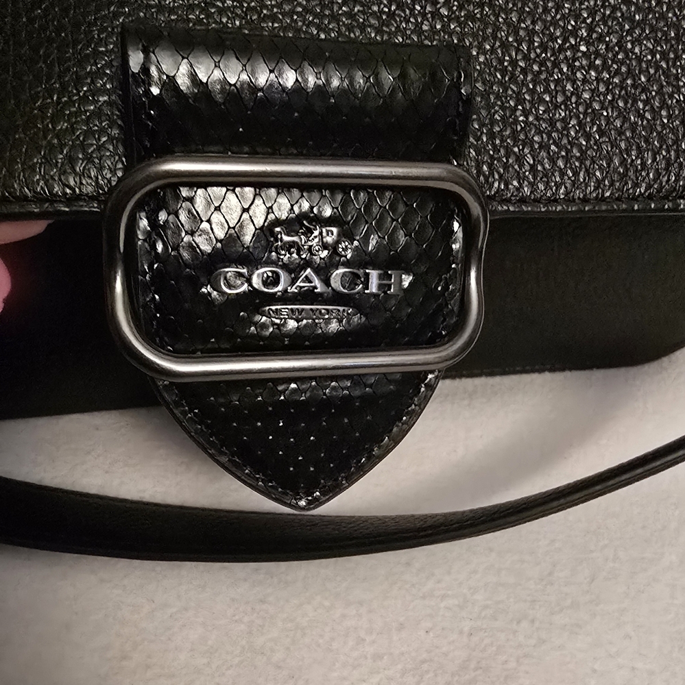 Coach Choulder Bag, Black With 2 Straps - Picture 10 of 16